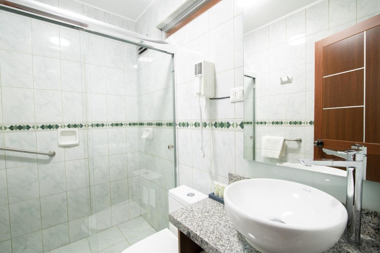 El Tumi Hotel Уарас Екстериор снимка