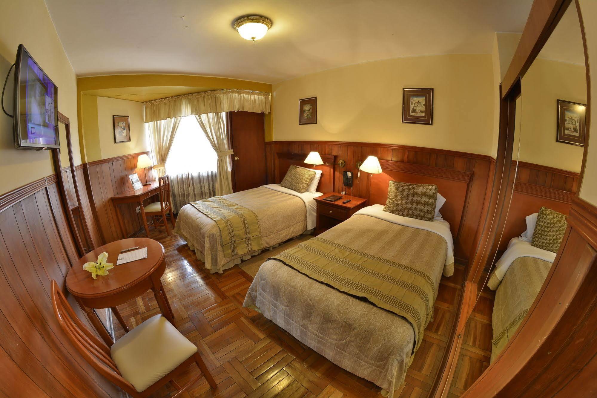El Tumi Hotel Уарас Екстериор снимка