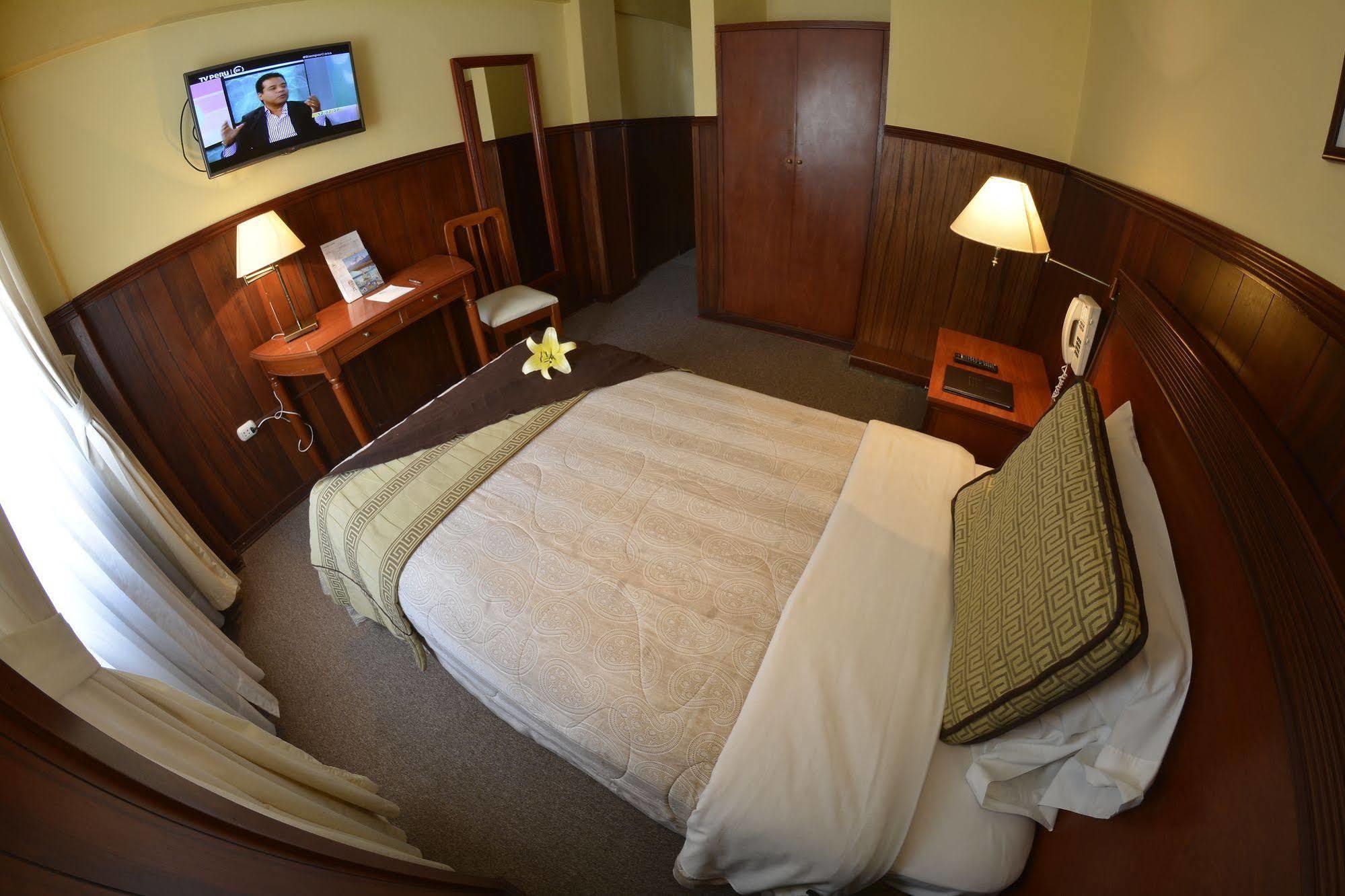 El Tumi Hotel Уарас Екстериор снимка